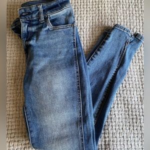 m1858 Split Hem Skinny Jeans